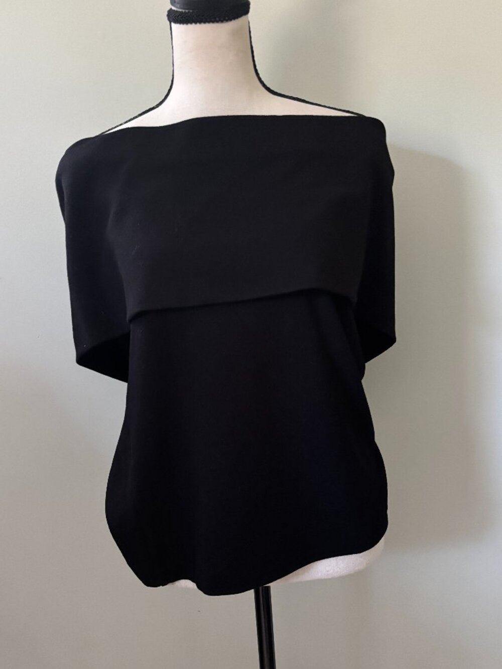 Club Monaco Black Off Shoulder Draped Top Size L Like New